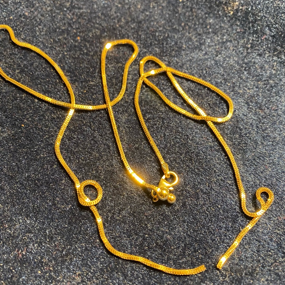 Women’s - 14k gold, 20 inch necklace, as is, broken